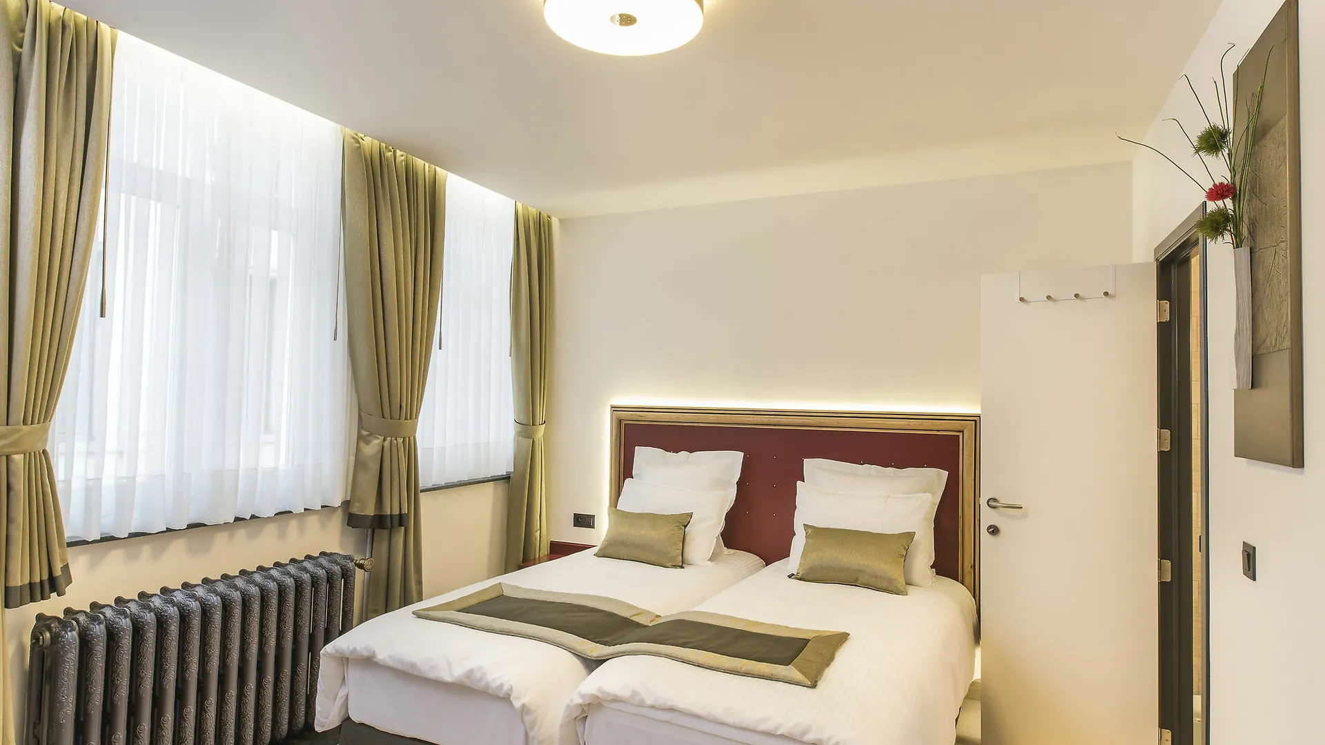 Hotel Agora Brussels Grand Place Belçika